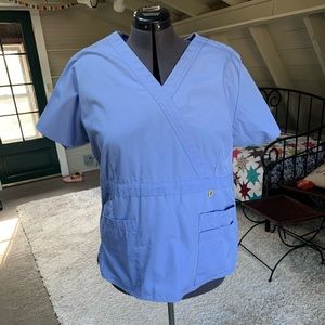 Set of Wonderwink ladies scrubs in ceil
